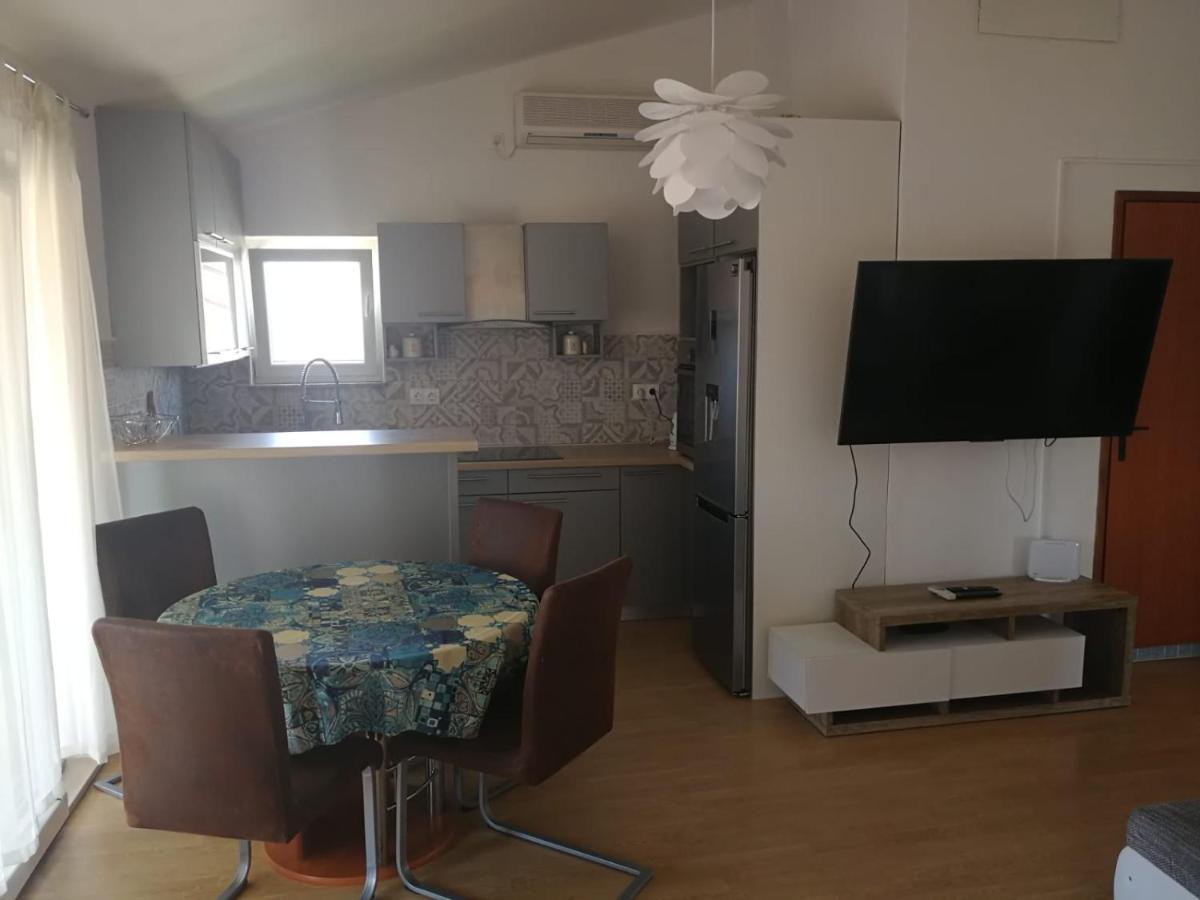 Apartmani Nea Biograd Na Moru Zewnętrze zdjęcie
